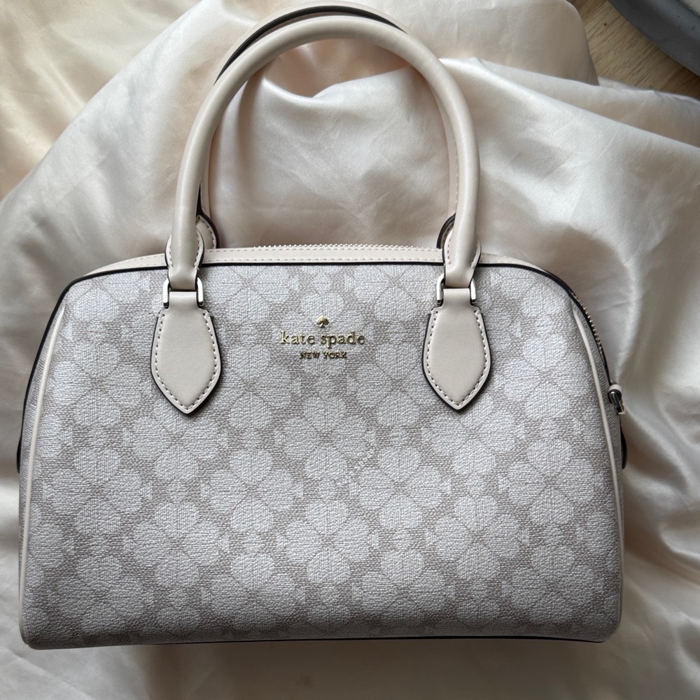 🌸♠️Kate Spade large duffle Spade Flower Satchel ♠️🌸